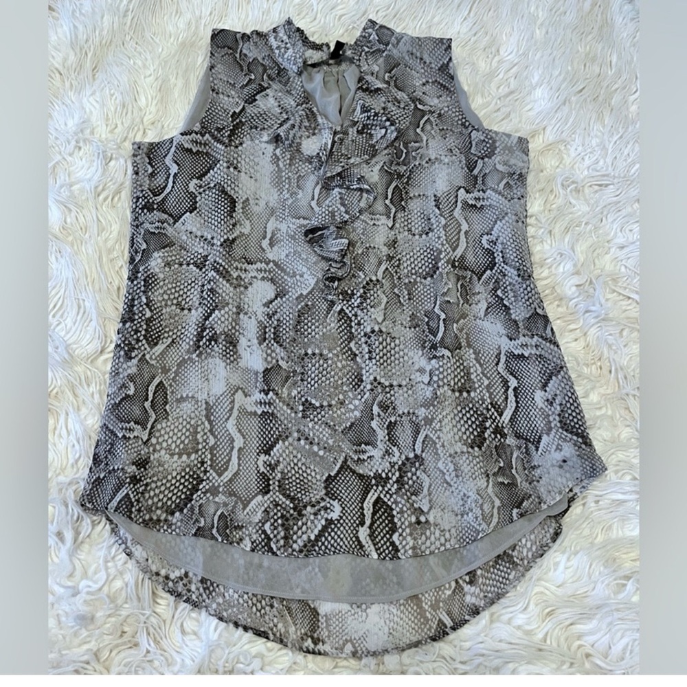 White House Black Market Women’s Snake Print Sleeveless Ruffle Blouse Top size 6
